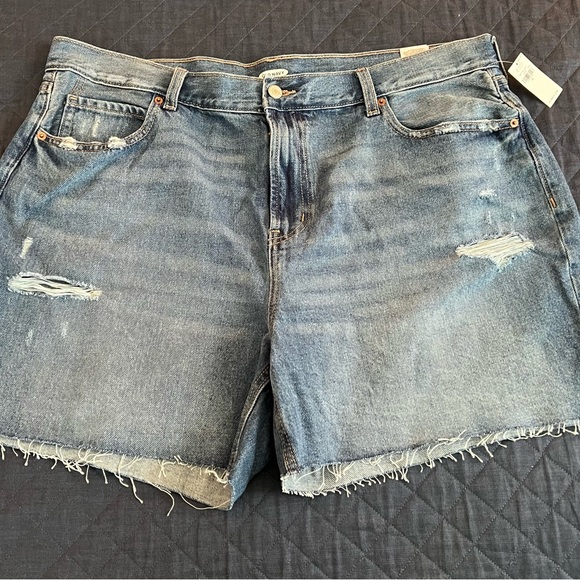 NWT Old Navy High Waisted Slouchy Straight Cut-Off Jean Shorts Size 18 - Picture 4 of 5